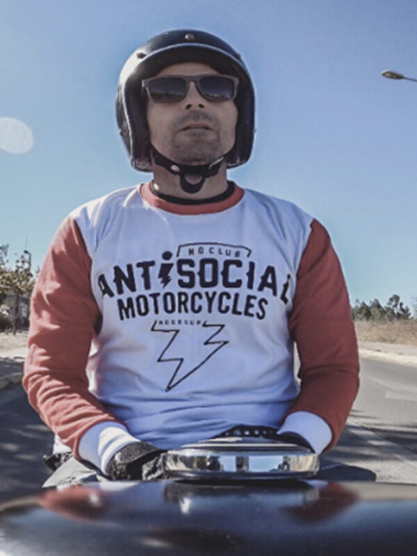 POLERA  MANGA LARGA ANTISOCIAL